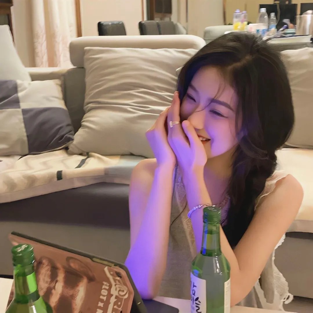 天王之女出道颜值引争议，网友群嘲，一夜之间引热议