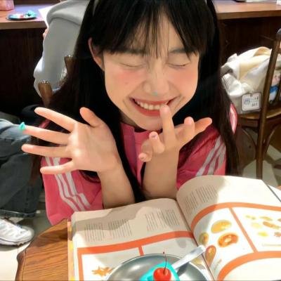 当红男星被拍到同回酒店，本人沉默不回应，72小时引热议